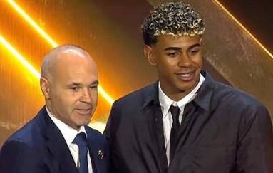 于帕梅卡诺：我对赛季首球很满意，续约与否与钱无关