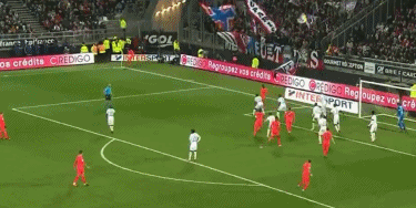 喀麦隆国脚尼亚马雷乌出轨，被女友曝光整个抓奸过程