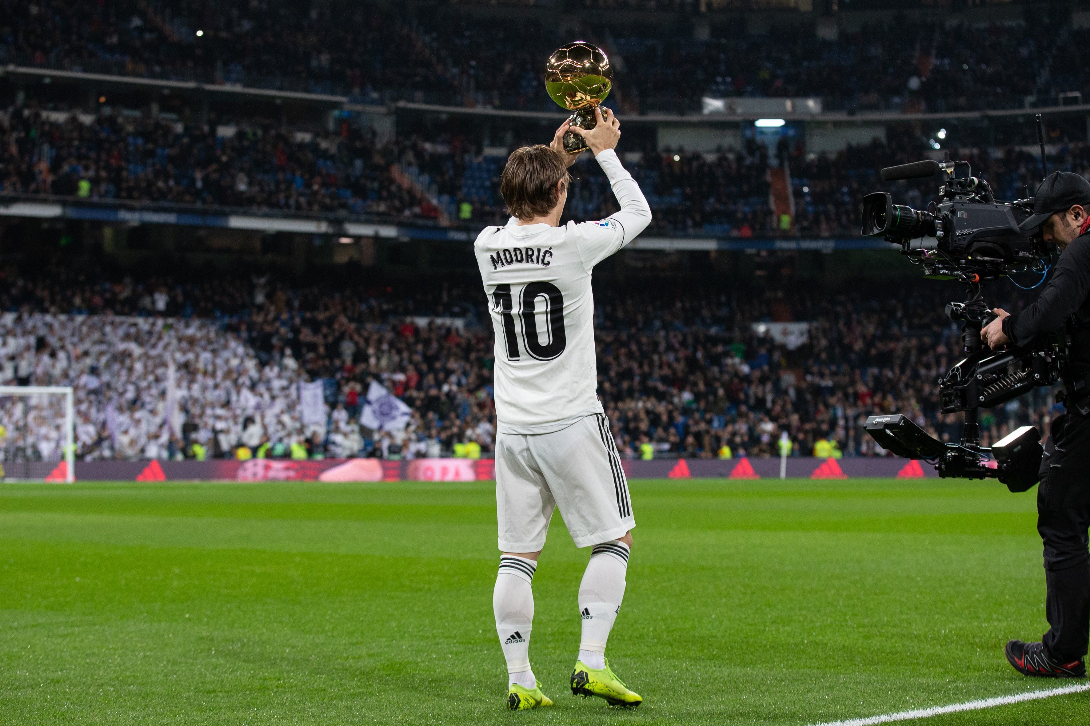 足球欧洲杯官方发布主题曲，引热议