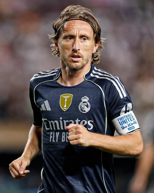 状态出色！申京&杜兰特&阿门三人同砍20+得分